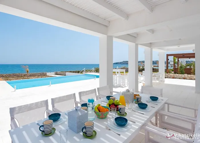 Maria & Nada Beachfront Βίλα *