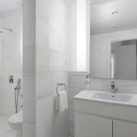 Maria & Nada Beachfront ヴィラ コリンビア