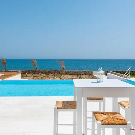 Maria & Nada Beachfront ヴィラ *