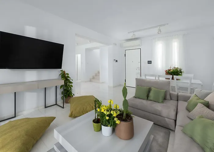 Maria & Nada Beachfront Вилла Колимбия