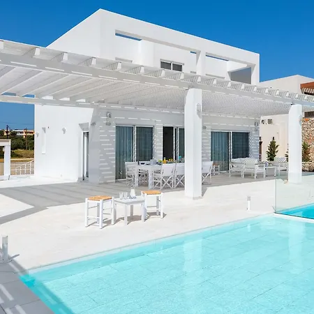 Maria & Nada Beachfront * קולימביה