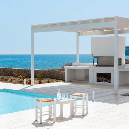 فيلة Maria & Nada Beachfront *