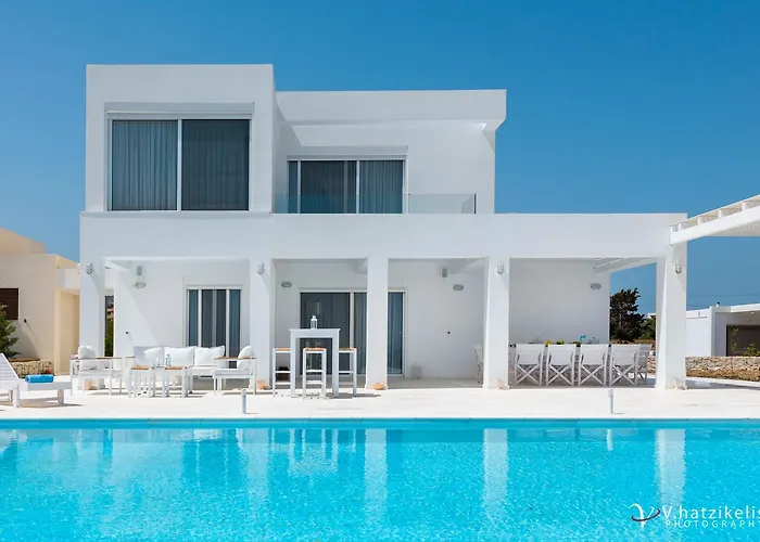 Maria & Nada Beachfront וילה קולימביה