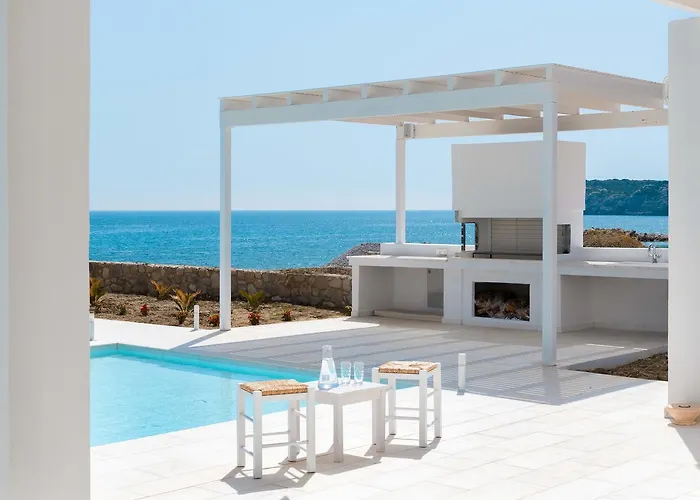 Villa Maria & Nada Beachfront *